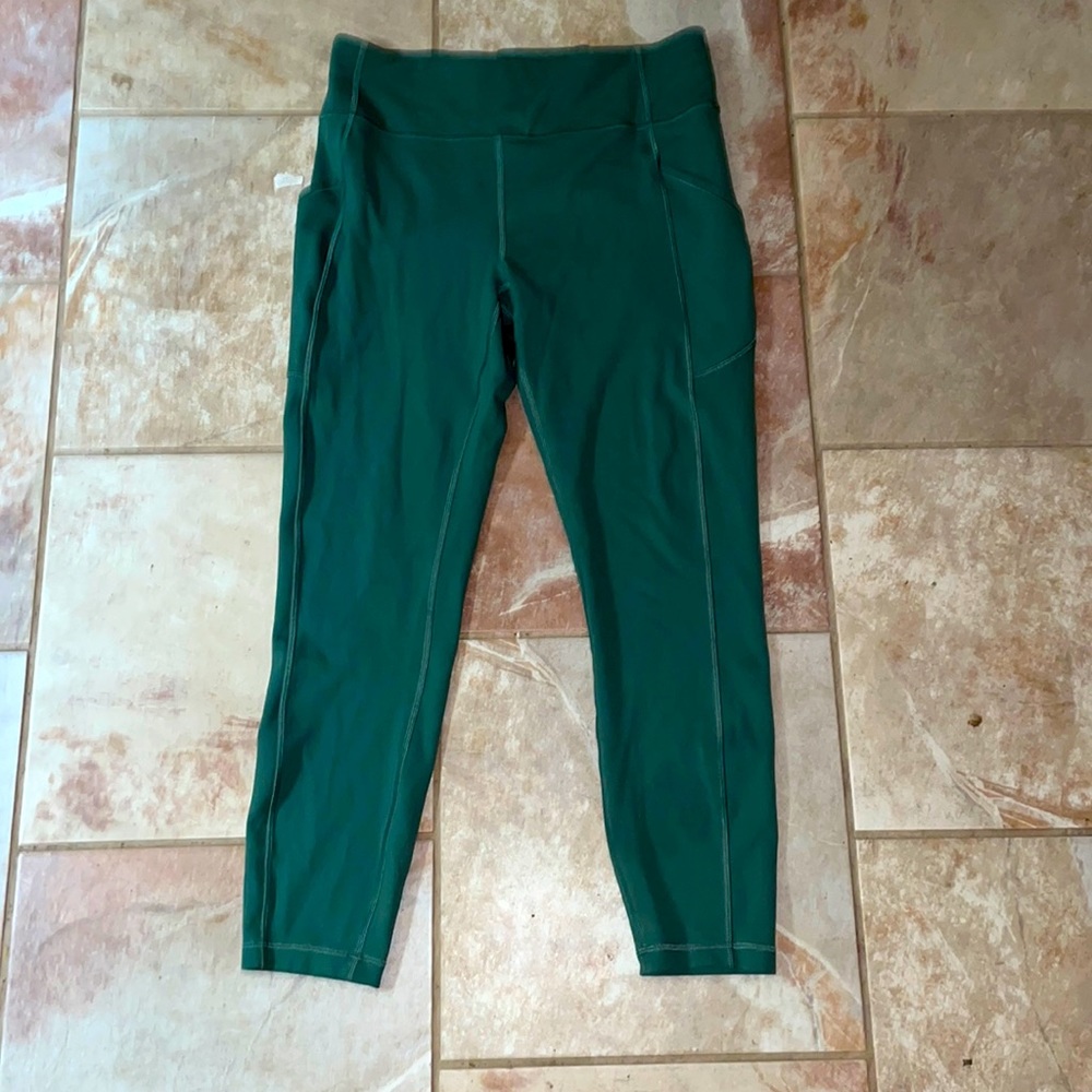 Lululemon 7/8 length leggings in luxtreme fabric - so soft!!!
